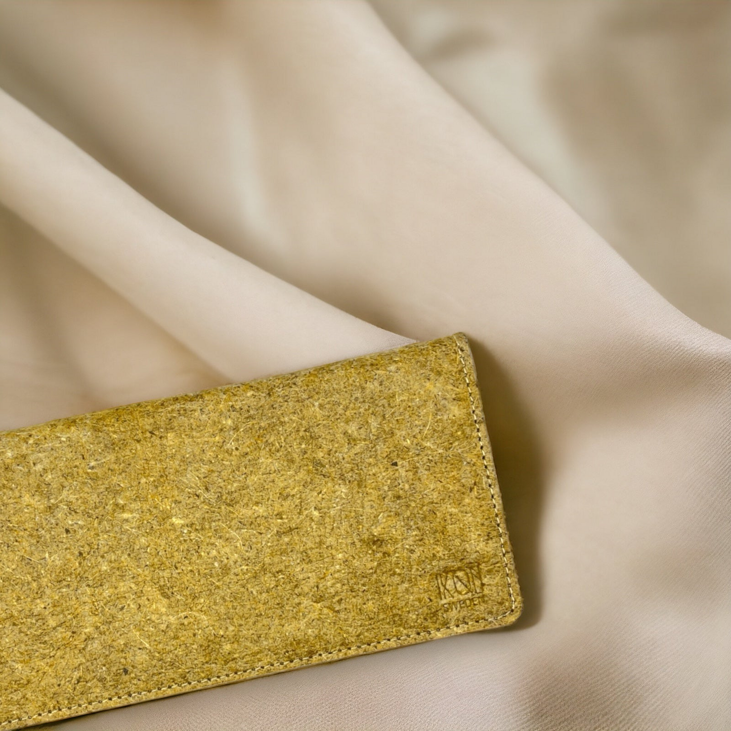 Coconut Leather Slim Wallet - Beige